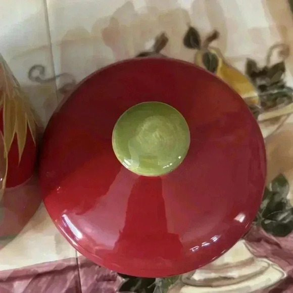 Small Canister & Lid - Picture 3 of 7